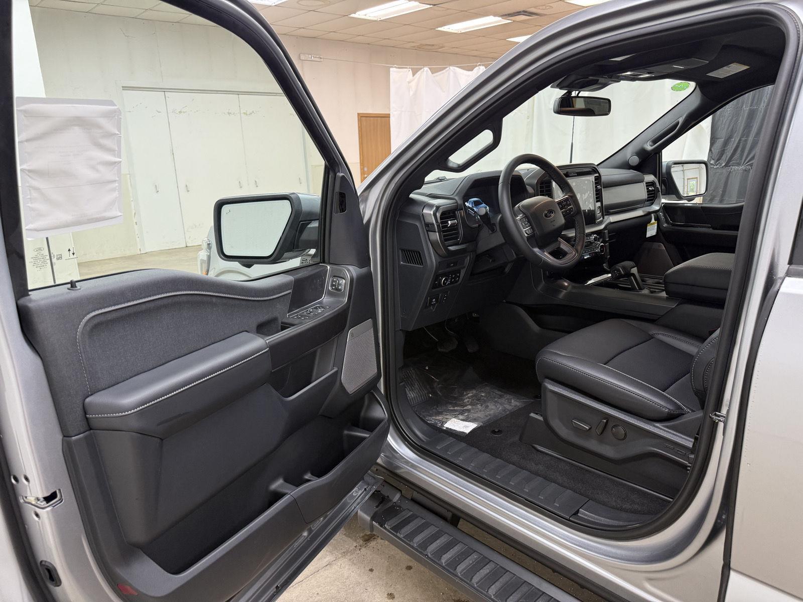 2026 Ford F-150 Lariat - Photo 8