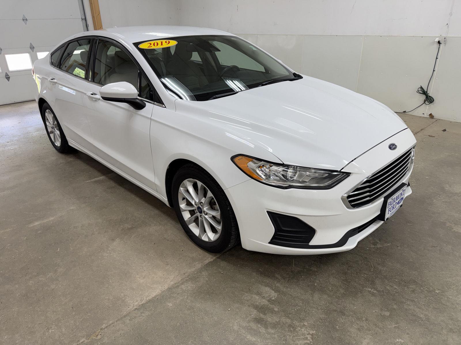 Used 2019 Ford Fusion SE with VIN 3FA6P0HD8KR251998 for sale in Fairmont, Minnesota