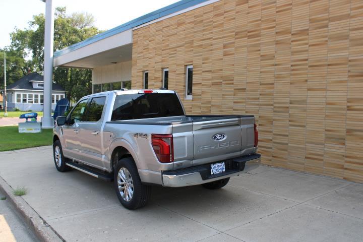 2025 Ford F-150 Lariat photo 3