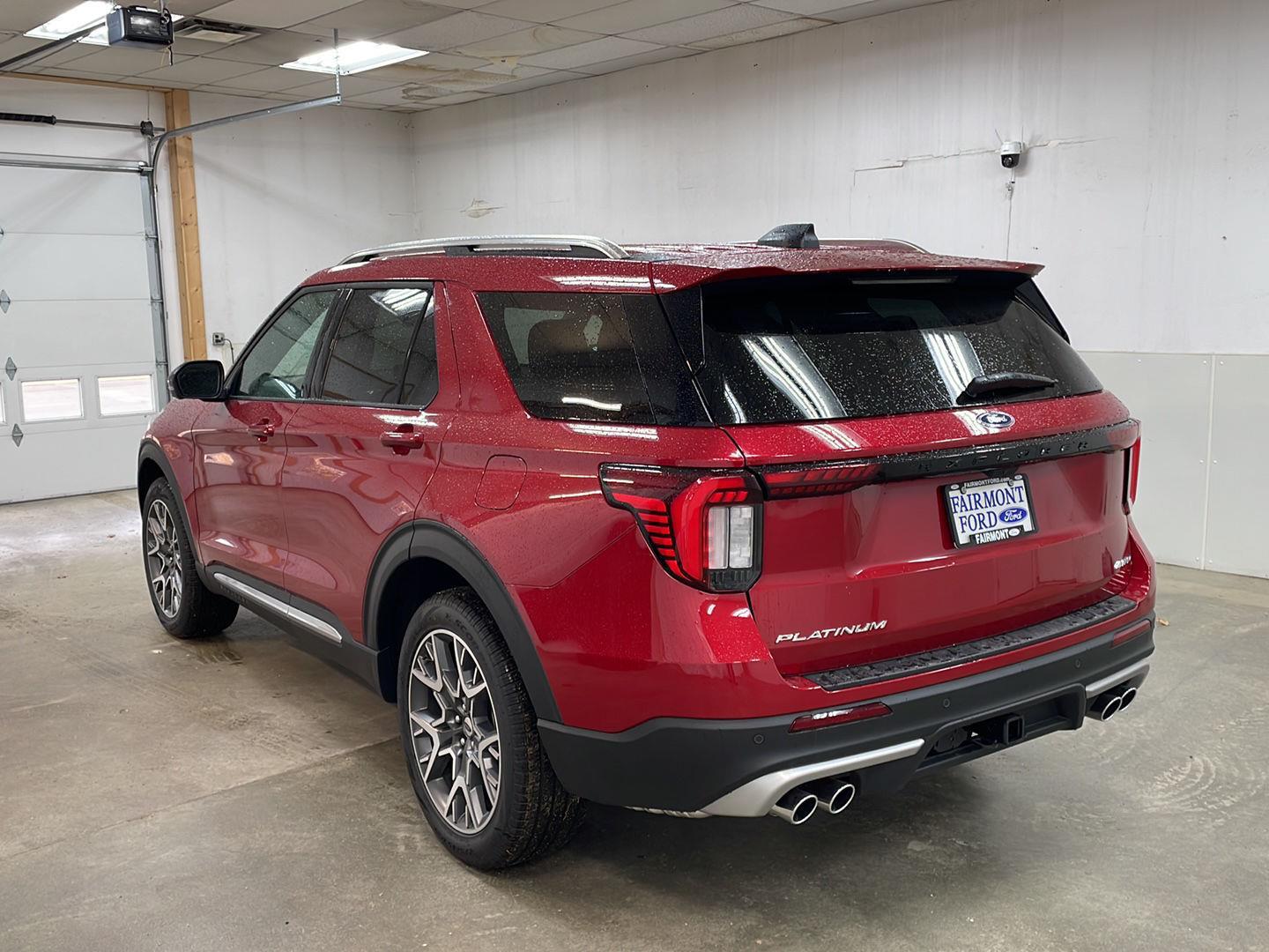 2025 Ford Explorer Platinum photo 3