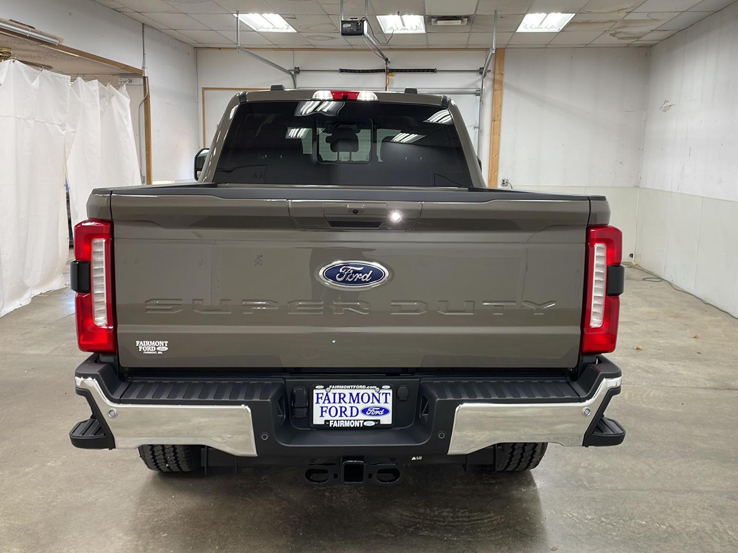 2026 Ford F-350 Lariat photo 3