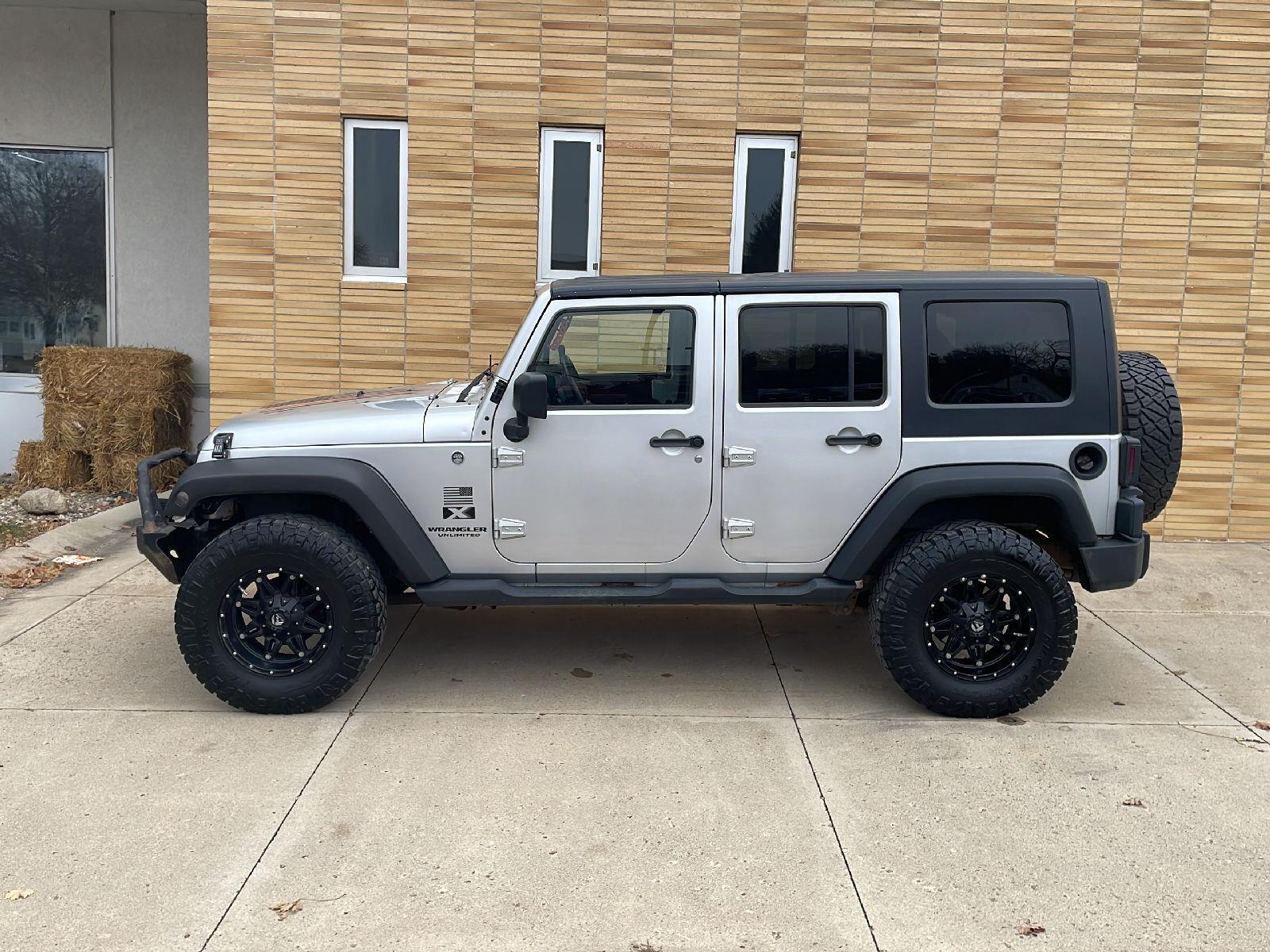 2008 Jeep Wrangler Unlimited X photo 2