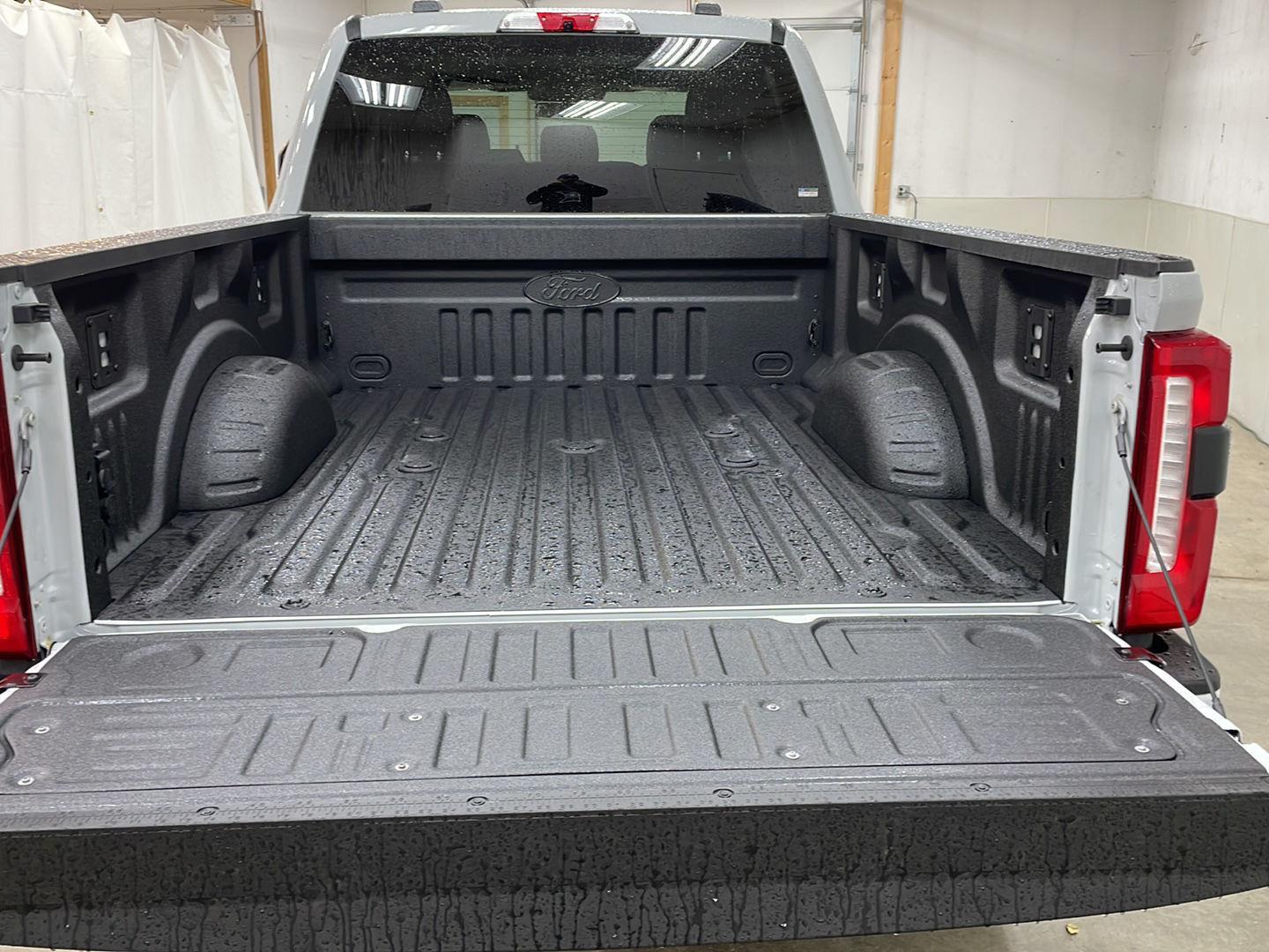 2026 Ford F-350 Lariat photo 4