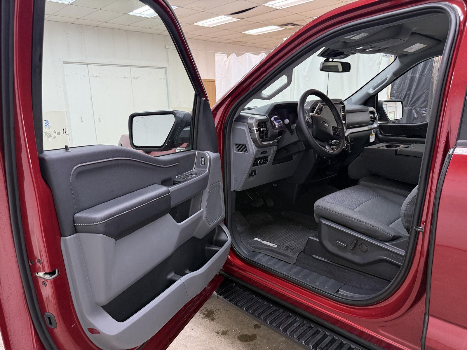 2026 Ford F-150 XLT - Photo 8