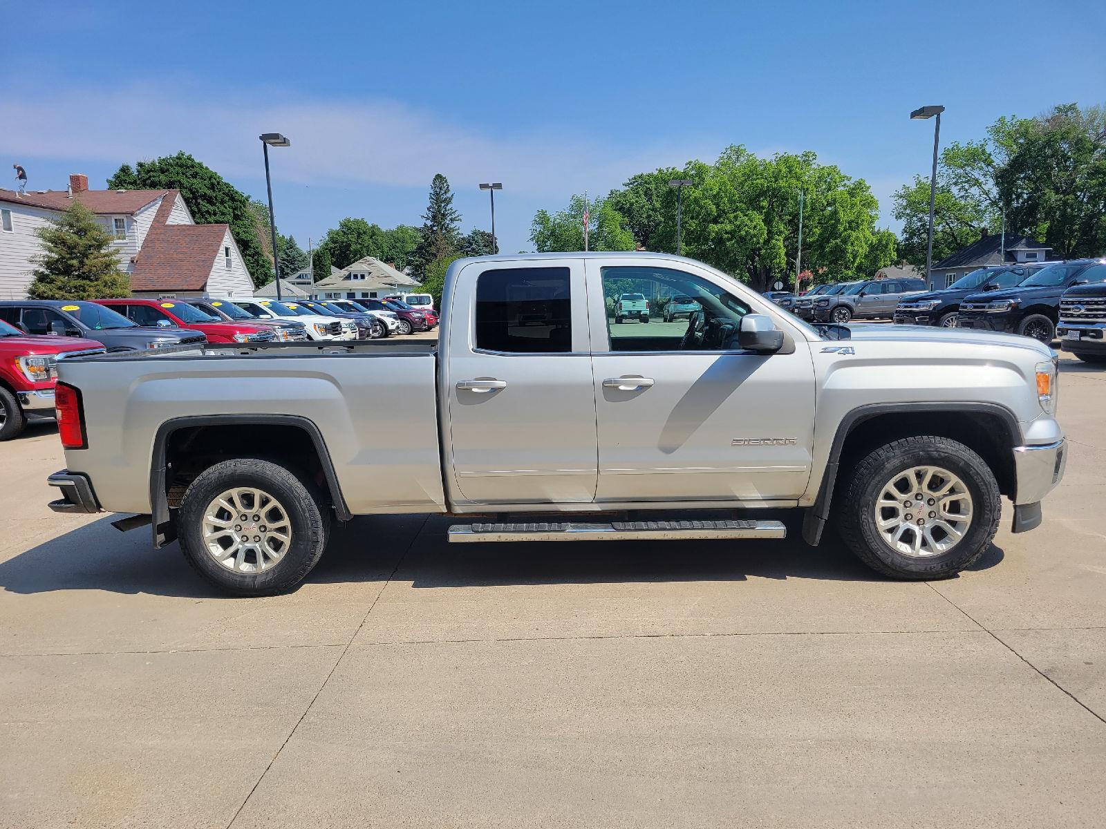 Used 2015 GMC Sierra 1500 SLE with VIN 1GTV2UEC1FZ432529 for sale in Fairmont, Minnesota