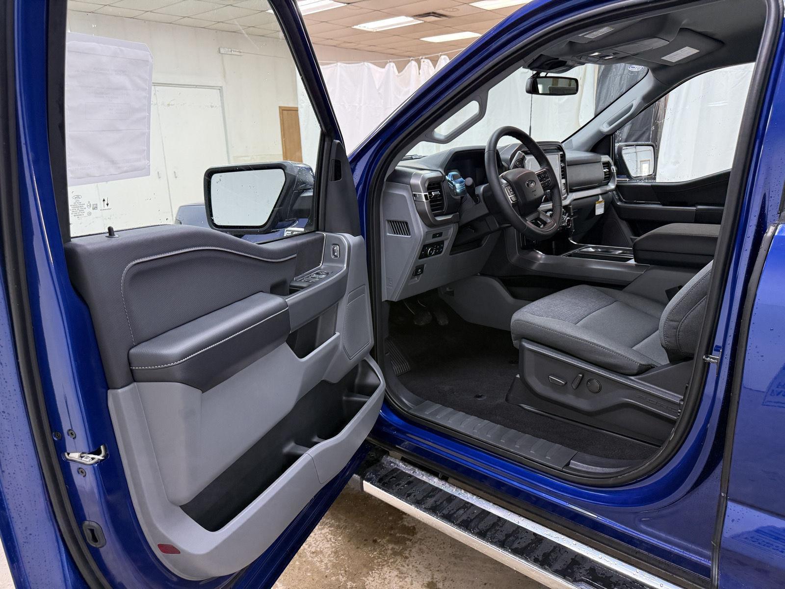 2026 Ford F-150 XLT - Photo 8