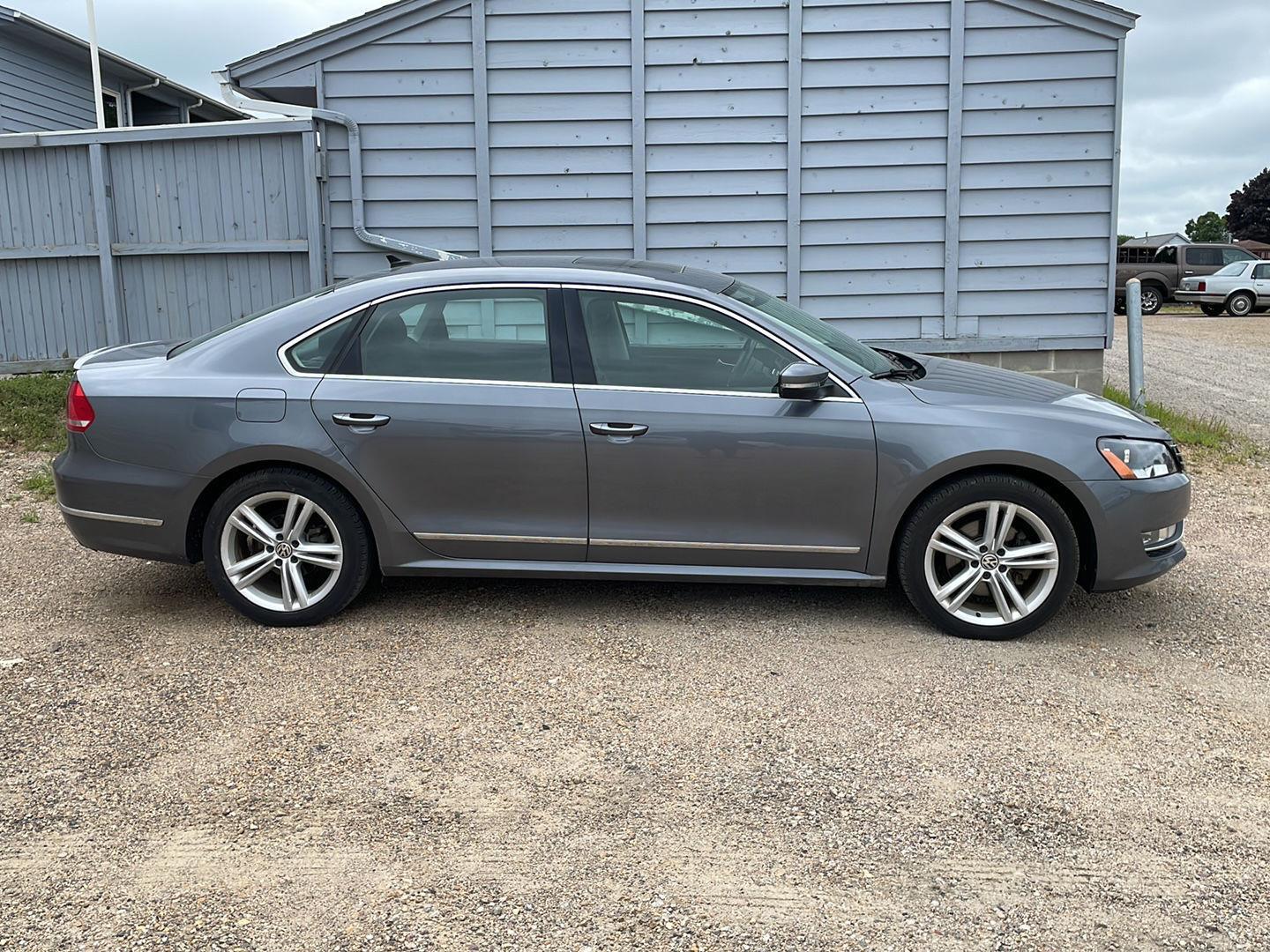 Used 2014 Volkswagen Passat SEL Premium with VIN 1VWCN7A37EC061039 for sale in Fairmont, Minnesota