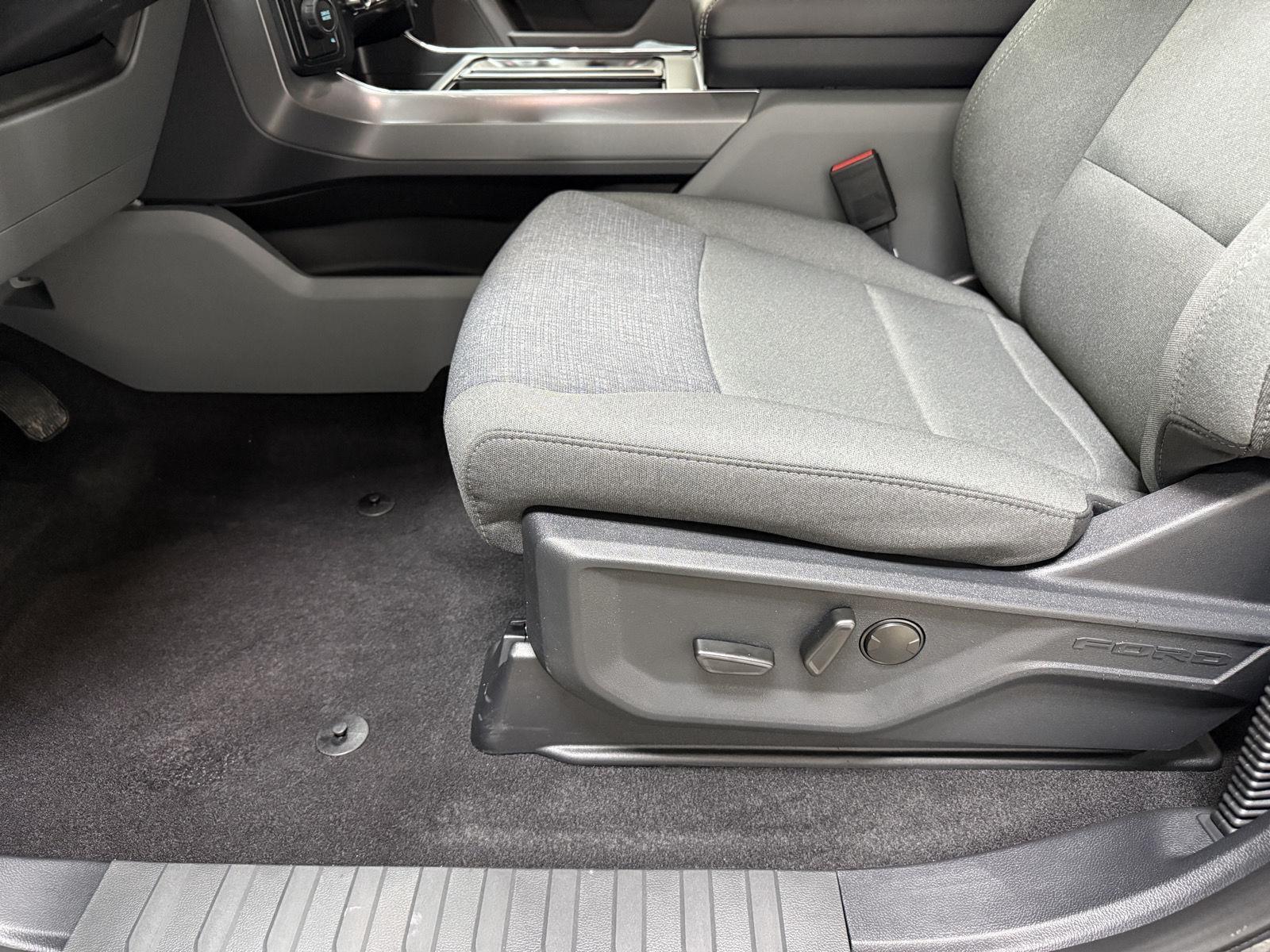 2026 Ford F-150 XLT - Photo 9