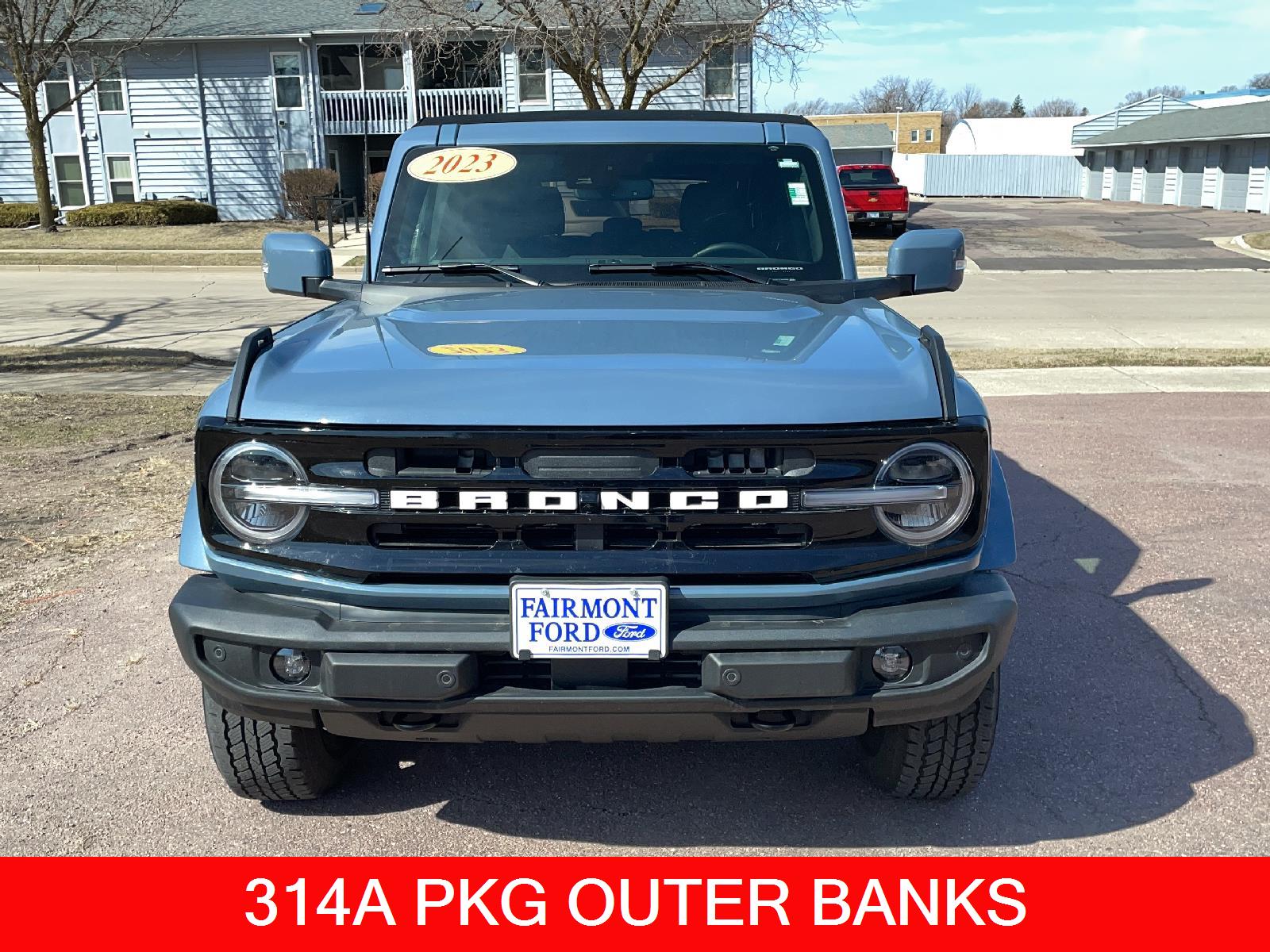2023 Ford Bronco Outer Banks photo 2