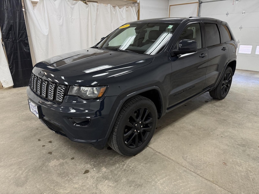 Used 2018 Jeep Grand Cherokee Altitude SUV