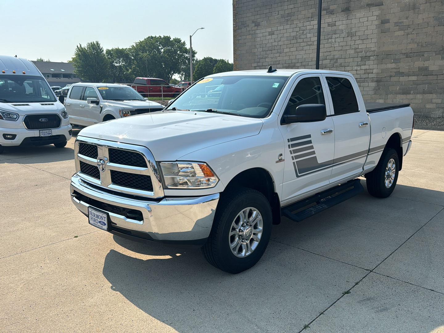 Used 2016 RAM Ram 2500 Pickup SLT with VIN 3C6UR5DL7GG373008 for sale in Fairmont, Minnesota