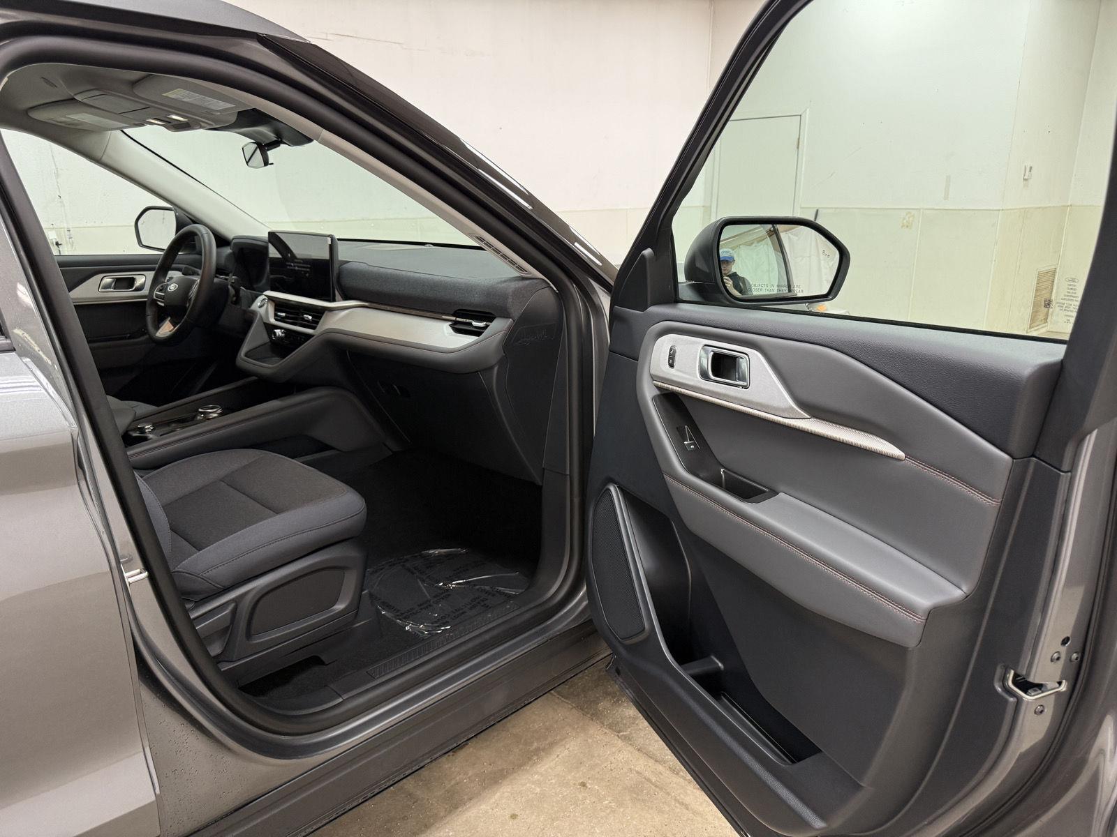 2026 Ford Explorer Active - Photo 28