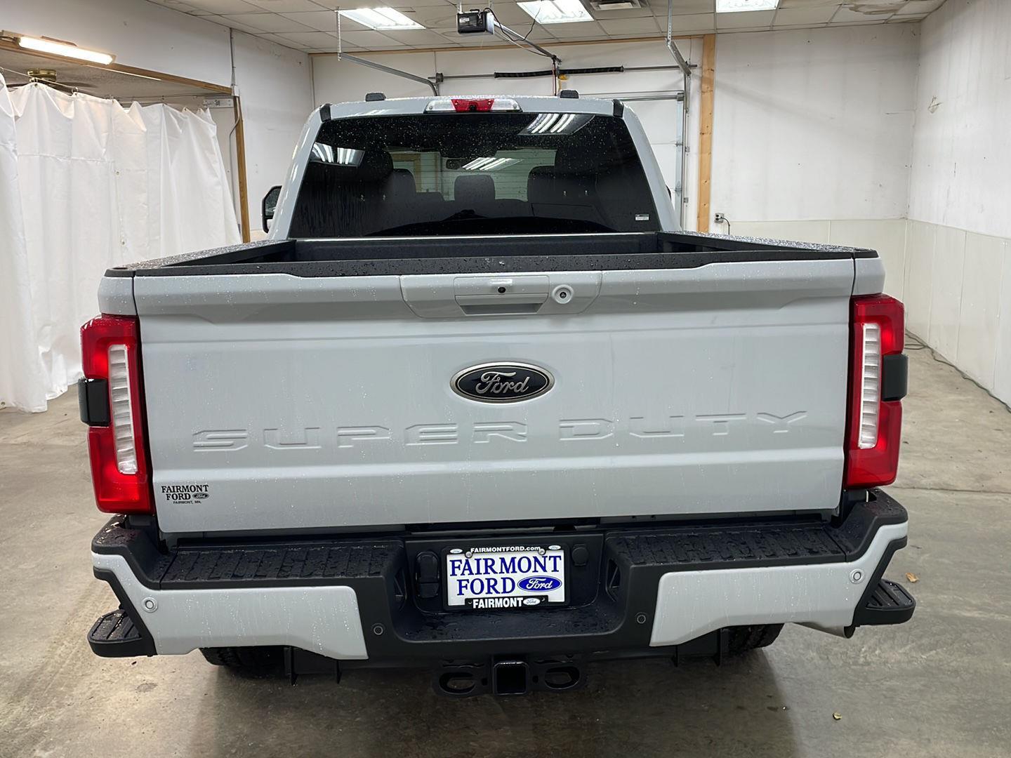 2026 Ford F-350 Lariat photo 3