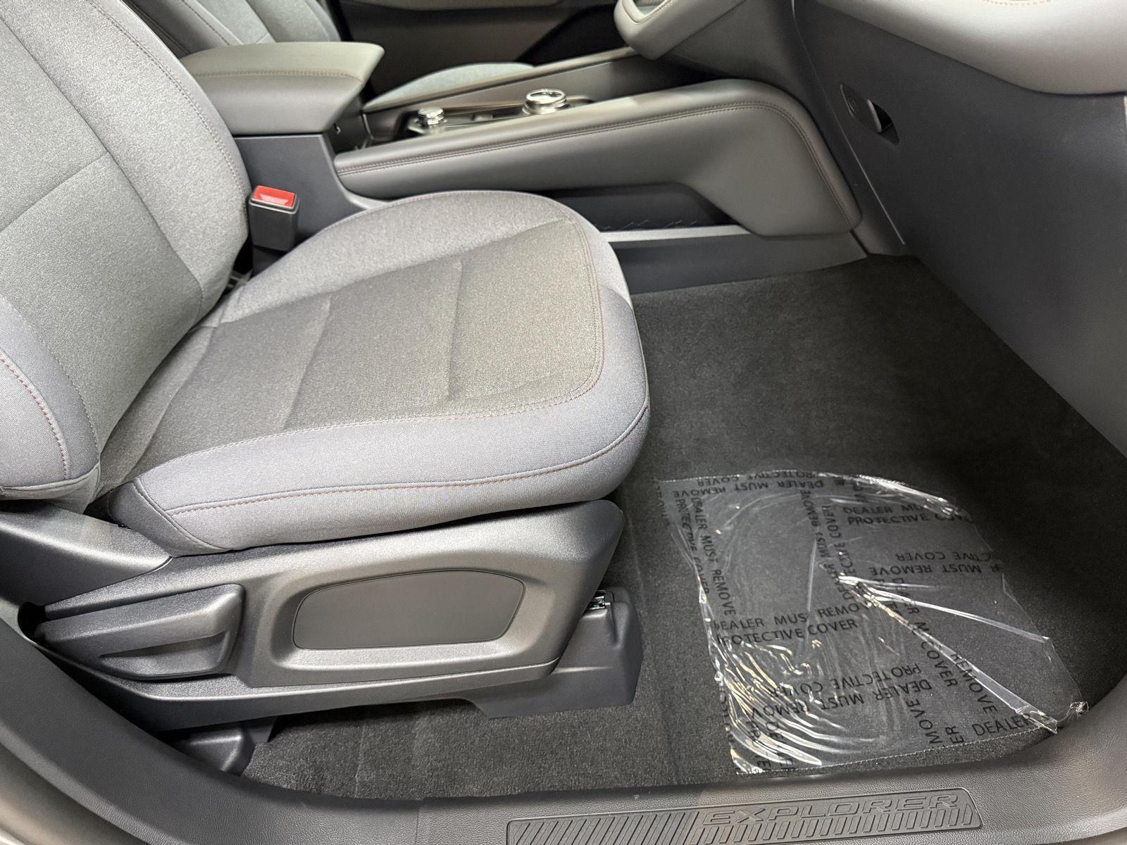 2026 Ford Explorer Active - Photo 29