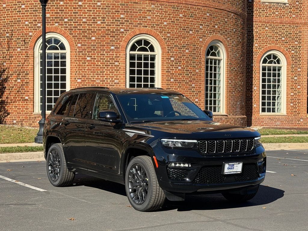 2025 Jeep Grand Cherokee Summit's photo