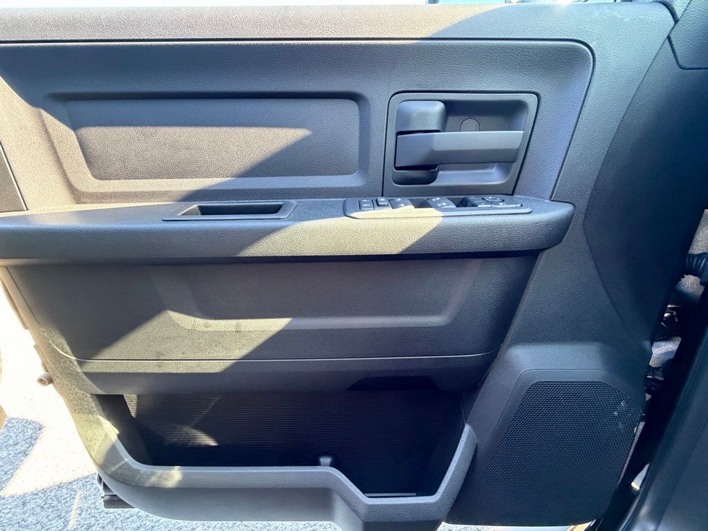 2025 RAM 2500 Tradesman - Photo 25