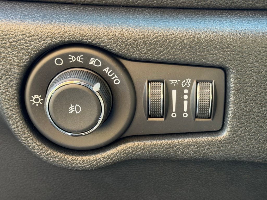 2026 Chrysler Pacifica Pinnacle - Photo 24