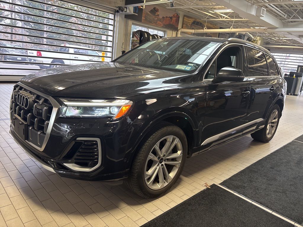 2025 Audi Q7 Premium Plus's photo