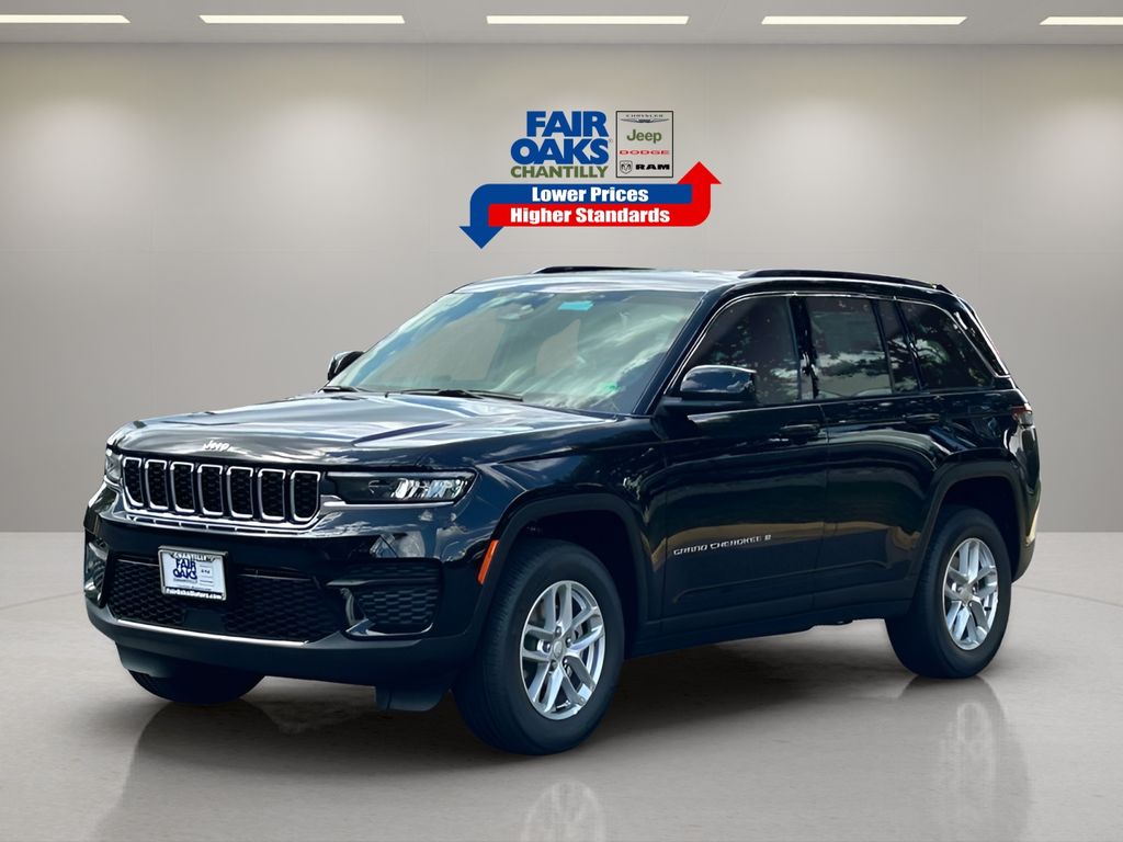 2025 Jeep Grand Cherokee Laredo X photo 2