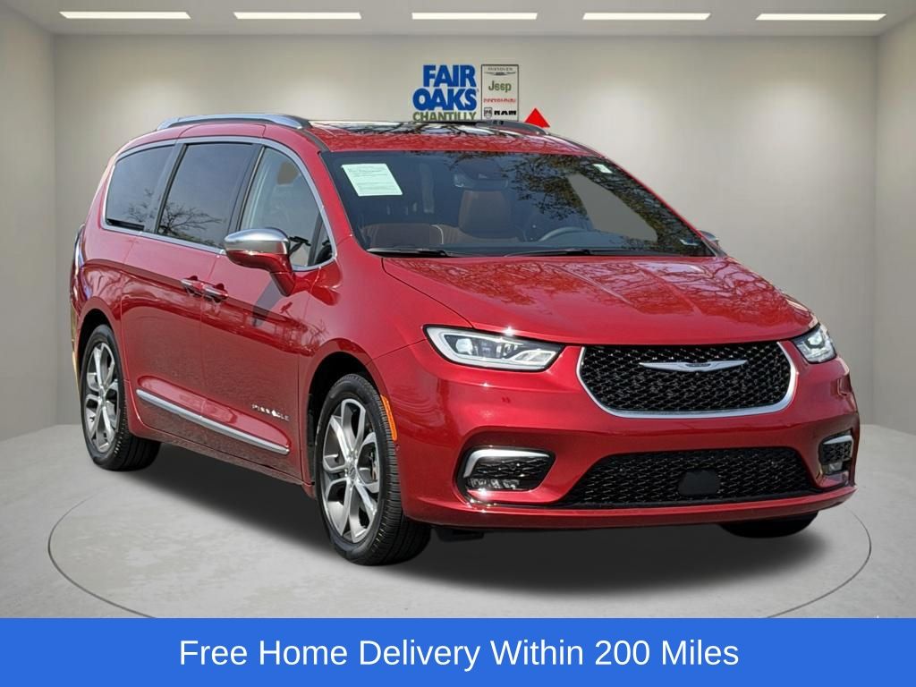 2024 Chrysler Pacifica Pinnacle's photo