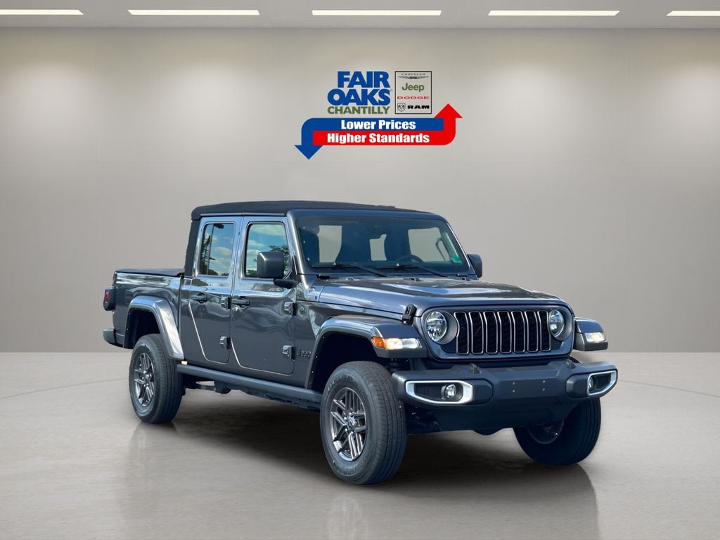 2024 Jeep Gladiator Sport S's photo