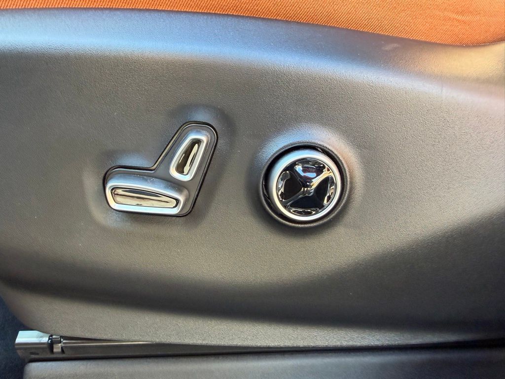 2026 Chrysler Pacifica Pinnacle - Photo 17