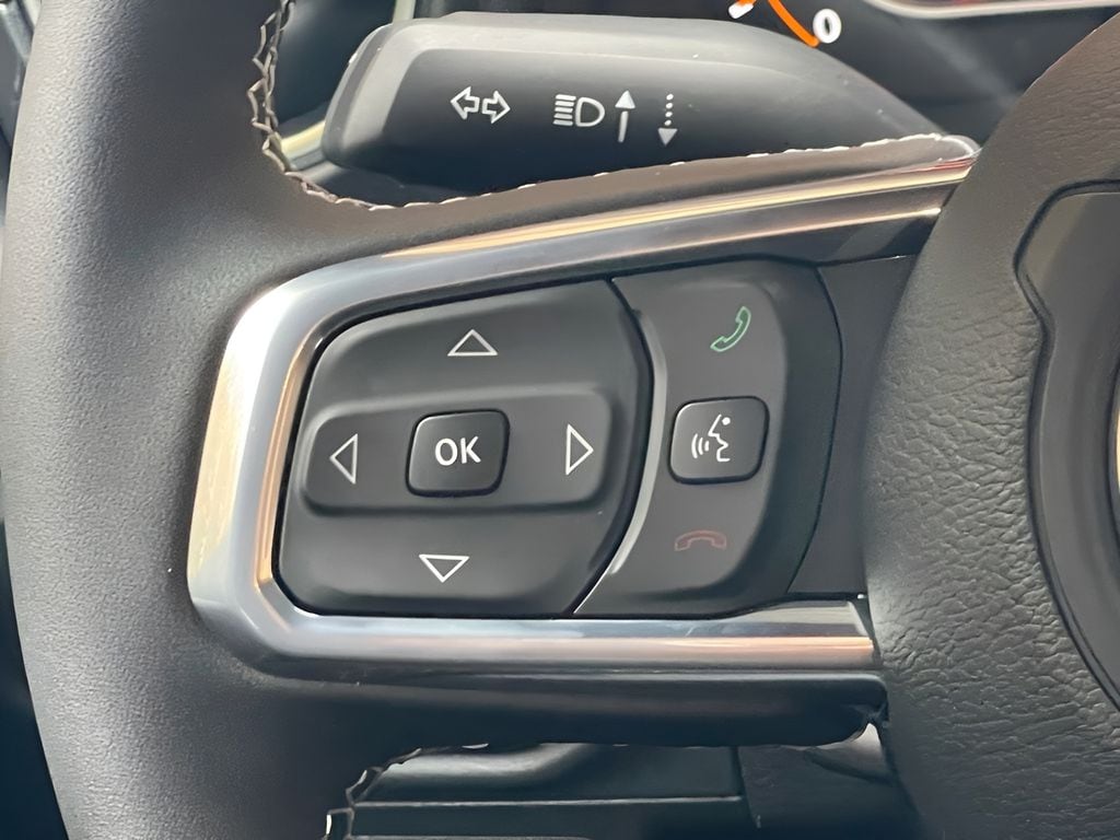 2025 Jeep Wrangler 4-Door Sahara - Photo 16