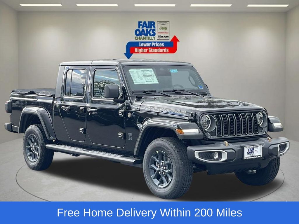 2026 Jeep Gladiator 85th Anniversary Edition Auto's photo