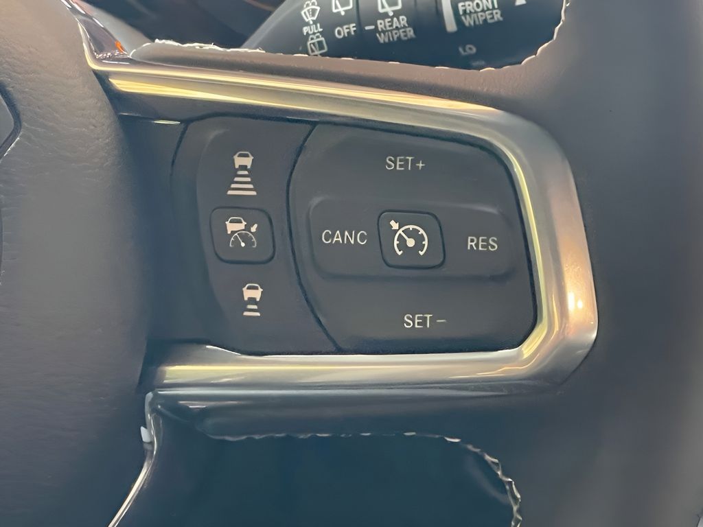 2025 Jeep Wrangler 4-Door Sahara - Photo 17