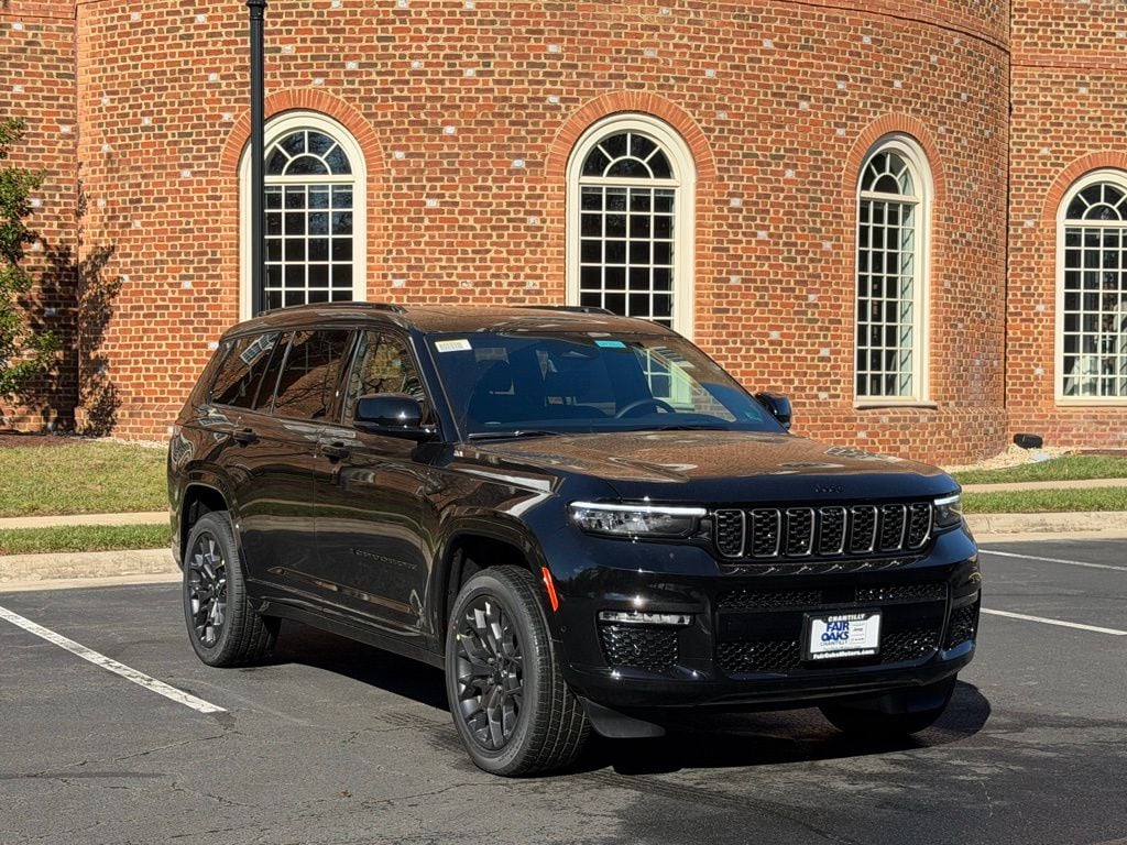 2025 Jeep Grand Cherokee L Summit's photo