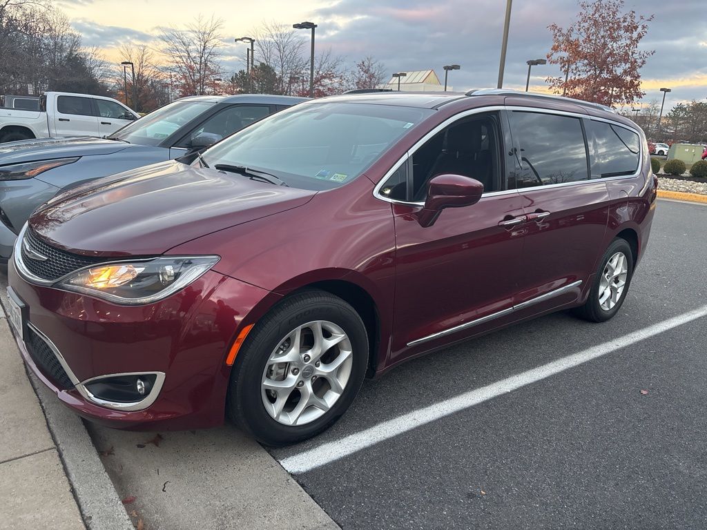 2020 Chrysler Pacifica Touring L's photo
