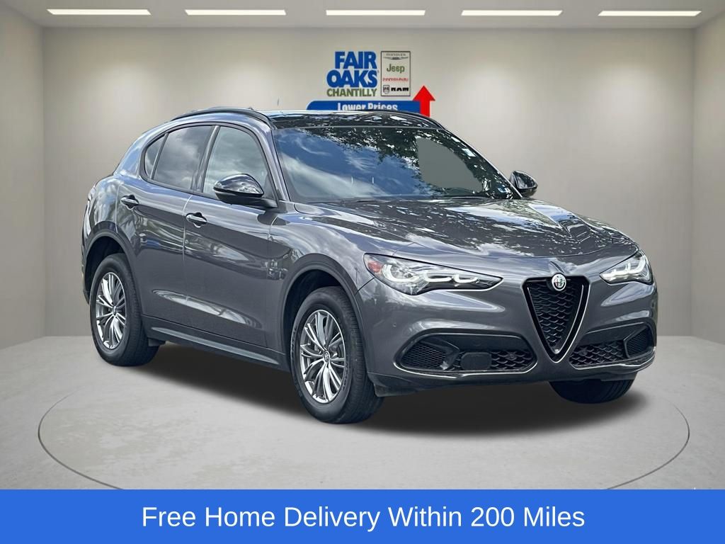 2024 Alfa Romeo Stelvio Sprint AWD's photo