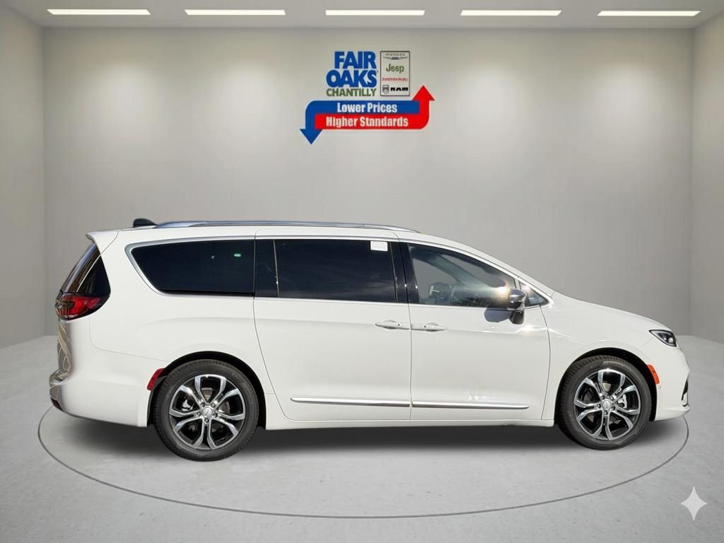 2026 Chrysler Pacifica Pinnacle - Photo 6