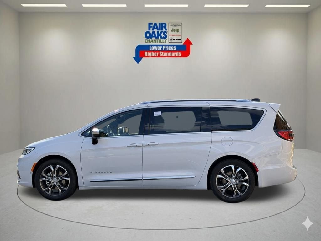 2026 Chrysler Pacifica Pinnacle - Photo 10
