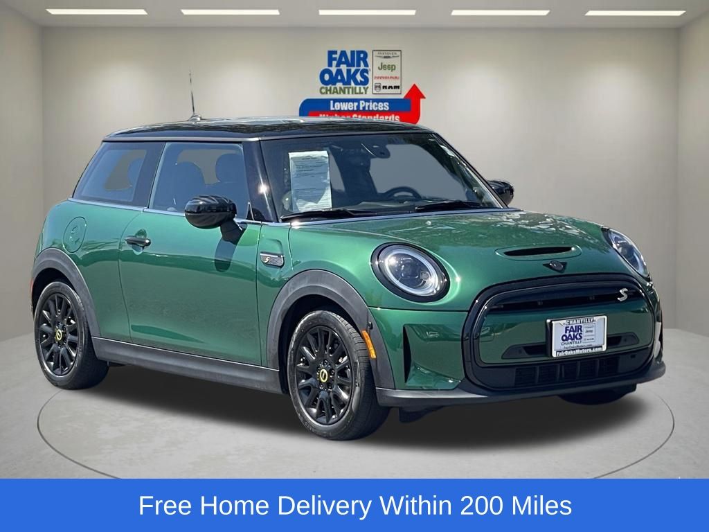 2022 MINI Hardtop Cooper SE's photo