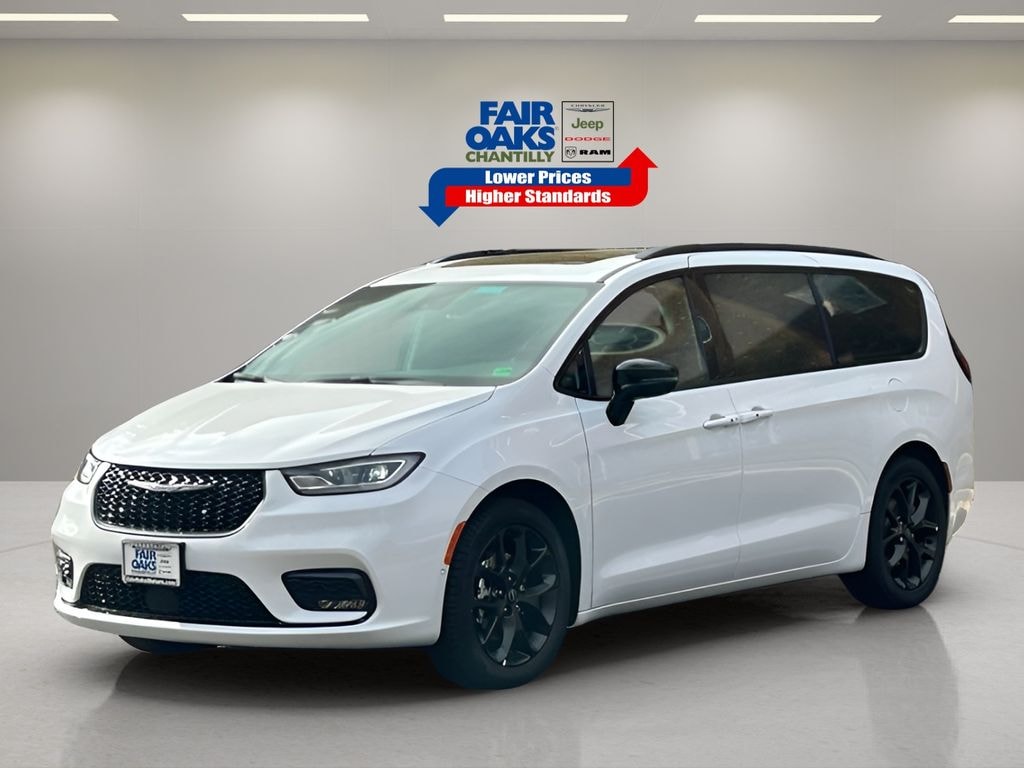 New 2026 Chrysler Pacifica Limited Passenger Van