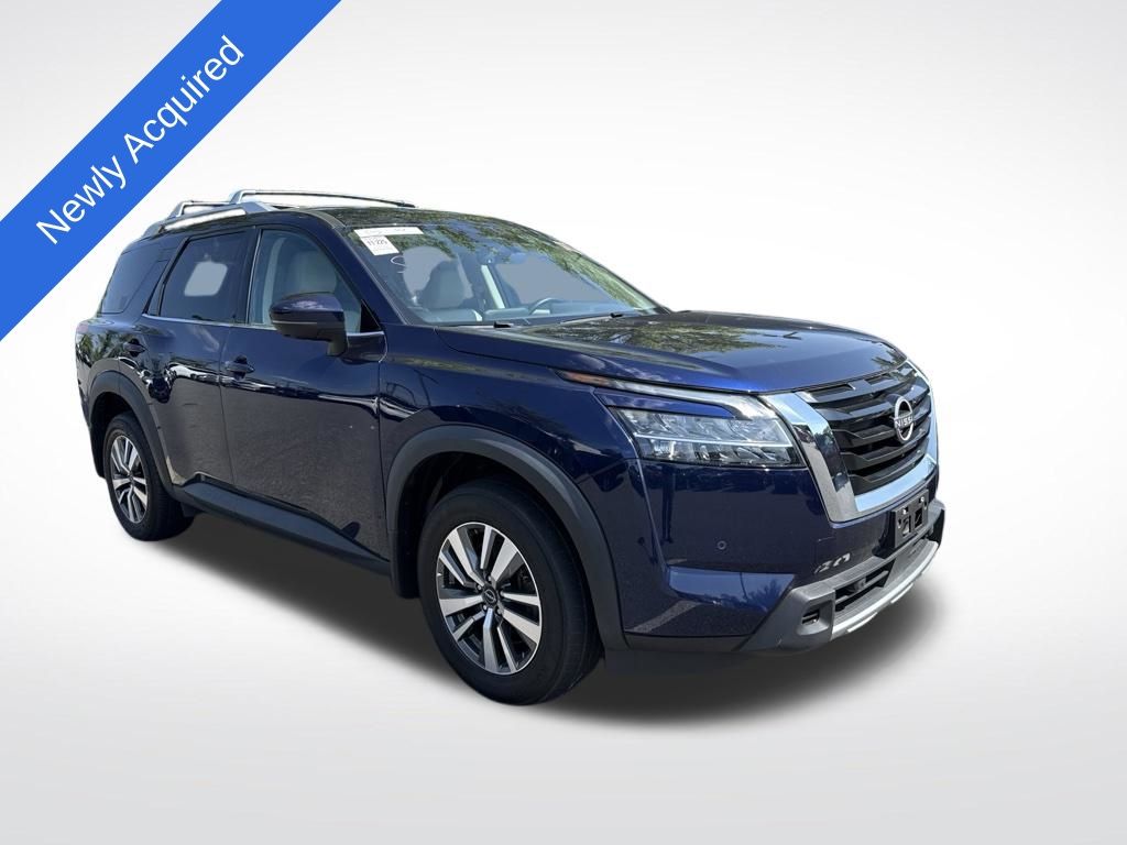 2023 Nissan Pathfinder SL 4WD's photo
