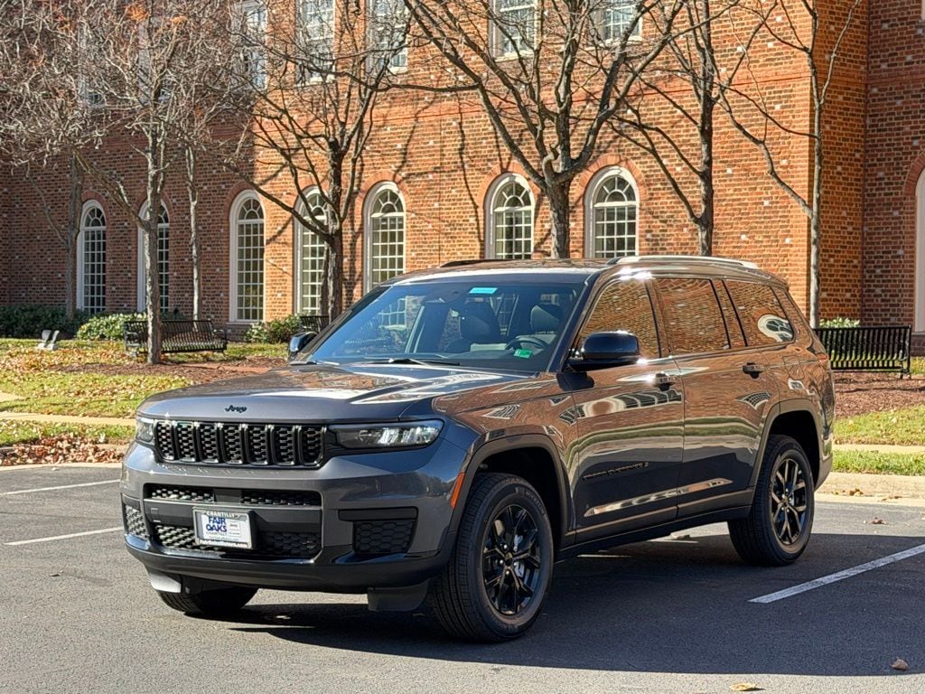 New 2025 Jeep Grand Cherokee L Altitude Sport Utility