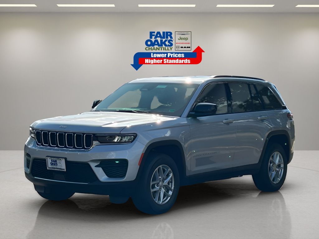 2025 Jeep Grand Cherokee Laredo X photo 2