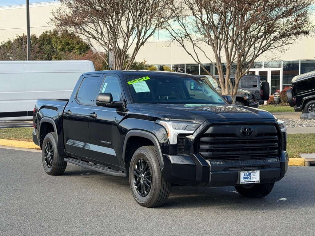 2023 Toyota Tundra SR5's photo