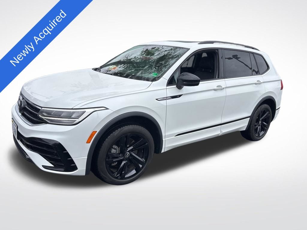 2024 Volkswagen Tiguan 2.0T SE R-Line Black 4Motion's photo