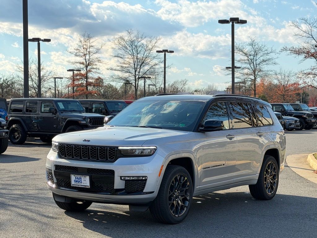 New 2025 Jeep Grand Cherokee L Summit Sport Utility