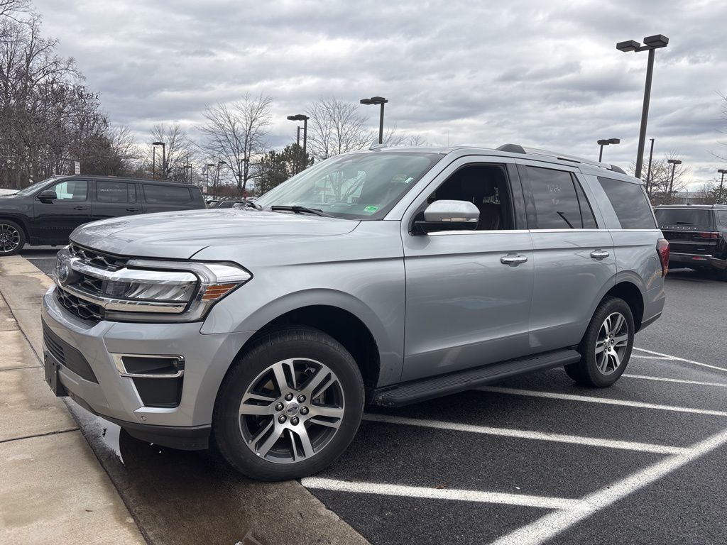 2024 Ford Expedition Limited's photo