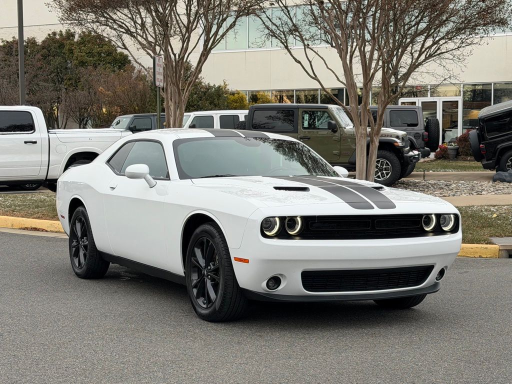 2022 Dodge Challenger SXT's photo
