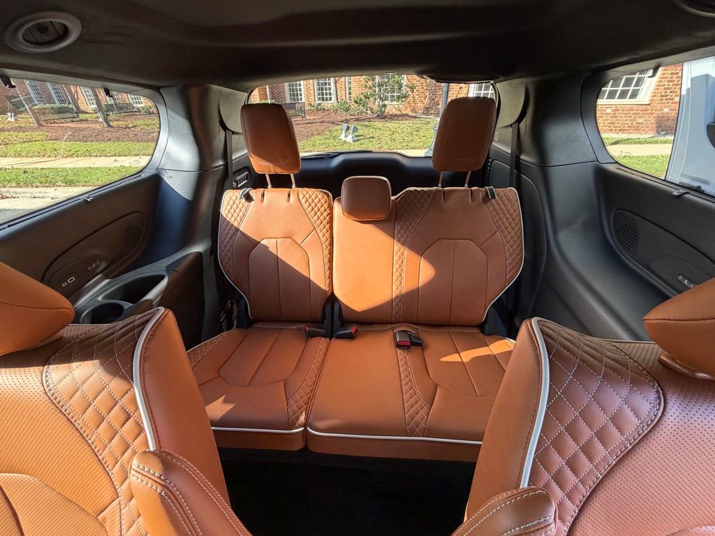 2026 Chrysler Pacifica Pinnacle - Photo 13