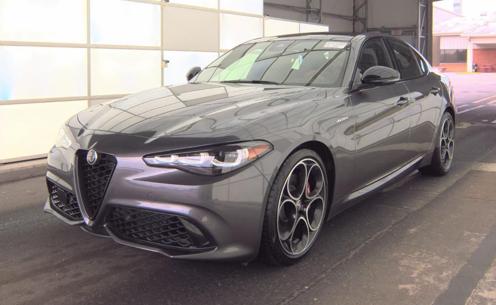 2024 Alfa Romeo Giulia Veloce's photo