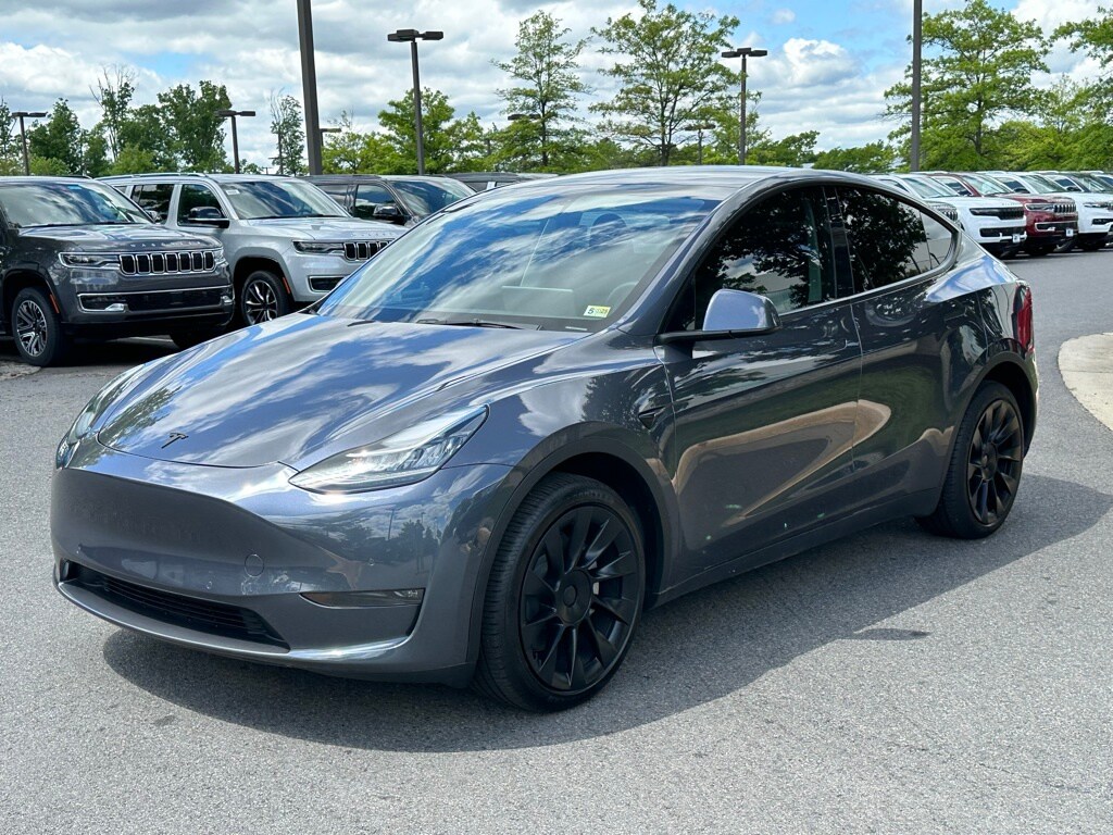 Used 2022 Tesla Model Y Long Range with VIN 7SAYGDEE1NA006568 for sale in Chantilly, VA