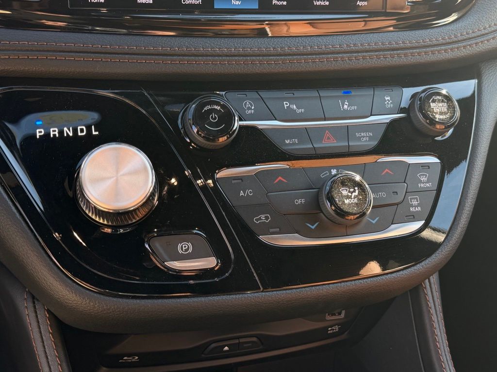 2026 Chrysler Pacifica Pinnacle - Photo 21