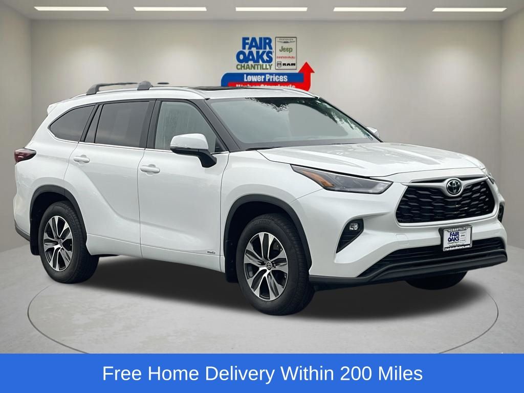 2025 Toyota Highlander Hybrid XLE AWD's photo