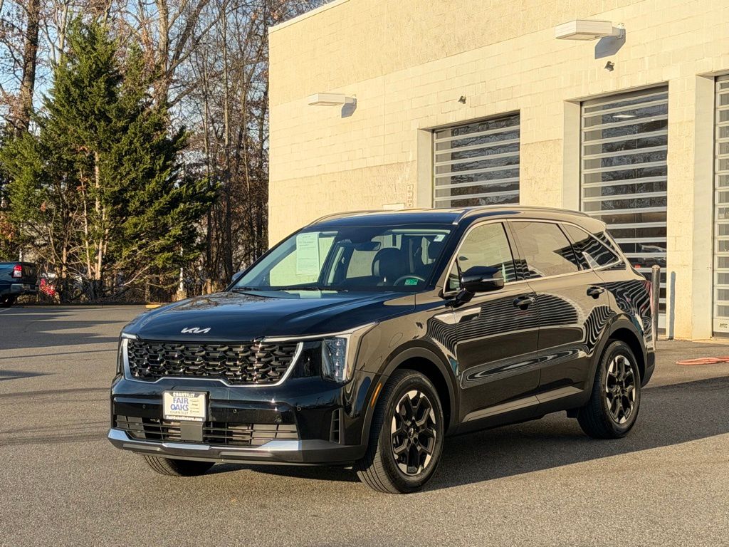 2025 Kia Sorento S photo 3